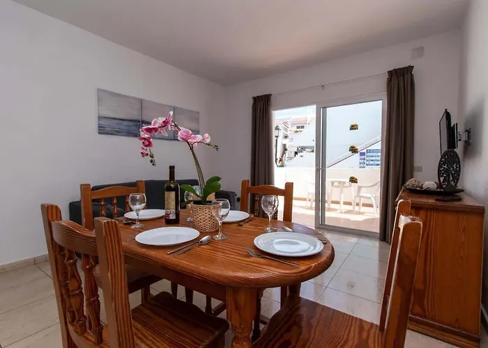 Floritas 22 - One Bed Ground Floor With Pool View * Playa de las Americas (Tenerife)
