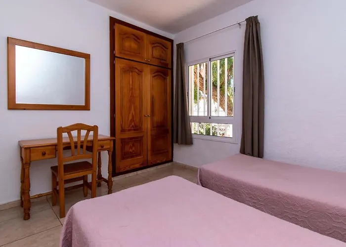 Floritas 22 - One Bed Ground Floor With Pool View Apartment Playa de las Americas (Tenerife)
