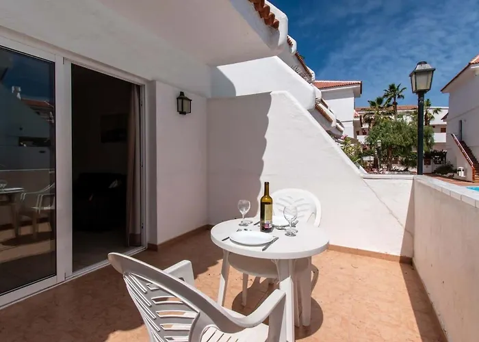 Floritas 22 - One Bed Ground Floor With Pool View Apartment Playa de las Americas (Tenerife)